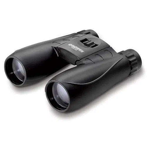 Los binoculares Vivisport-2 2040 16x32 Konus presentan un diseño elegante y moderno con una perilla de enfoque central y empuñaduras texturizadas. Estos binoculares negros cuentan con lentes grandes que reducen el deslumbramiento para una mejor experiencia de visualización.