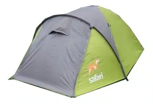 Tienda de campaña en forma de cúpula verde y gris, Carpa Igloo Senegal C/Antesala 4 Personas Safari, con un pequeño toldo en la parte delantera. La tienda tiene un logotipo de un animal naranja y la palabra "safari" impreso en la esquina inferior derecha, perfectamente diseñada para uso en exteriores.