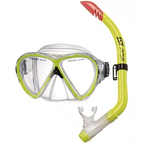 El Kit De Buceo Junior Ist Silitex Ccsj-203103p/Ny 2p.+B AMARILLO de "IST Sports" es un conjunto de máscara y snorkel para snorkel que incluye una máscara verde lima vibrante y transparente con lentes de vidrio templado, y un snorkel verde lima a juego con un protector contra salpicaduras rojo y una cómoda boquilla de silicona Silitex, lo que garantiza seguridad y comodidad para los jóvenes exploradores.
