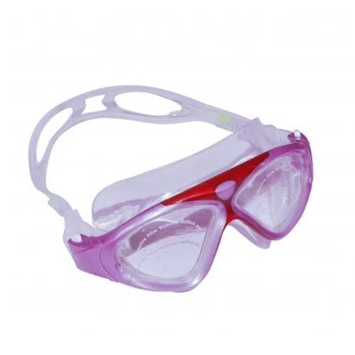 Un par de gafas de natación Lentes Wide Visión Rosa Uk Time Sport rosas y transparentes, completas con una correa ajustable para la cabeza diseñada para un ajuste ceñido alrededor de la cabeza. Estas gafas de natación cuentan con lentes transparentes dentro de un marco teñido de violeta, lo que garantiza la visibilidad bajo el agua para actividades de natación o buceo.