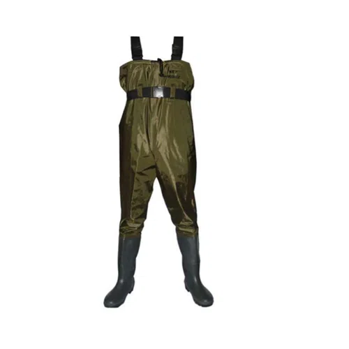 El Wader Oxford/PVC Black Bear es un par de vadeadores verdes con tirantes y botas de goma incorporadas, diseñados para brindar protección impermeable durante actividades como pescar o caminar por el agua. El material duradero WADER OXFORD/PVC garantiza una larga vida útil y el cinturón alrededor de la cintura brinda un ajuste seguro. Se muestran sobre un fondo blanco liso.