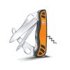 La navaja multiusos Victorinox Cortapluma Hunter XT Grip 0.8341.MC9 tiene un mango naranja adornado con un emblema. Esta herramienta versátil incluye una hoja recta, una hoja dentada y un sacacorchos, todos ellos convenientemente extensibles para un uso fácil.