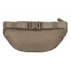 Un bolso con cinturón de tela color tostado conocido como Banano Doite Cross Runner M Brown #07244 presenta un cierre de hebilla resistente, material texturizado y un diseño simple y funcional ideal para aventuras diarias.