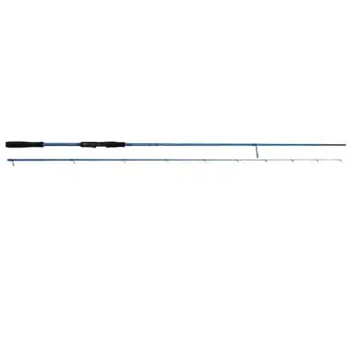 La Caña Savage SGS4 Specialist 2,74m es una caña de pescar de dos piezas de color azul con empuñadura negra y anillas alineadas a lo largo de su longitud. Cuenta con dos segmentos para facilitar su transporte y almacenamiento, siendo el segmento superior más corto que el segmento inferior.