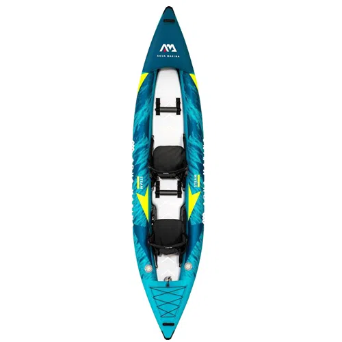 Vista superior del Kayak Steam 2 Personas Aqua Marina en verde azulado y azul, con dos asientos en blanco y negro dispuestos en línea recta. El kayak está adornado con patrones gráficos y tiene cuerdas elásticas de almacenamiento en la parte delantera.