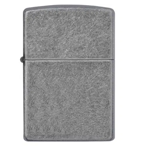 Encendedor Zippo Classic rectangular gris con acabado en plata antigua y acabado metálico suave, que se muestra en posición cerrada. Este encendedor representa la elegancia atemporal del diseño Zippo Classic, que muestra simplicidad sin marcas ni distintivos visibles.