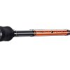 Primer plano del cuerpo y el mango, elaborados por expertos, de la caña de pescar Caña Sportex Black Pearl BR2714 de 2,75 MT. Esta caña presenta un diseño elegante con colores negro y naranja, etiquetada como "Black Pearl", y su empuñadura negra texturizada realza su atractivo sofisticado.