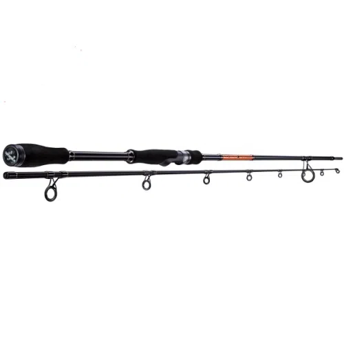 La Caña Sportex Black Pearl BR2713 2,75MT es una caña de pescar negra dividida en dos secciones, con múltiples guías de línea a lo largo de su longitud y un mango de espuma. Esta caña está diseñada para la pesca con caña, presentando una construcción liviana y elegante. Las secciones están alineadas para mostrar claramente los puntos de ensamblaje.