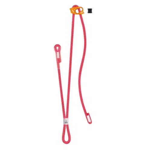 El Cabo de Anclaje Petzl Dual Connect Adjust es un elemento de amarre de escalada alargado y ajustable, con colores rojo y naranja, extremos en bucle, un mecanismo de fijación y un tope negro.