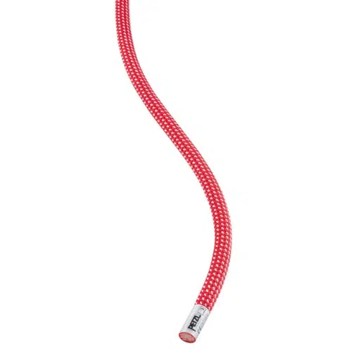 Primer plano de la Cuerda Dinámica Petzl Arial 9.5mm 80mts, que muestra su elegante curva sobre un fondo blanco liso con distintivas motas blancas. La etiqueta cerca del final muestra con orgullo su resistente longitud de 80 metros.