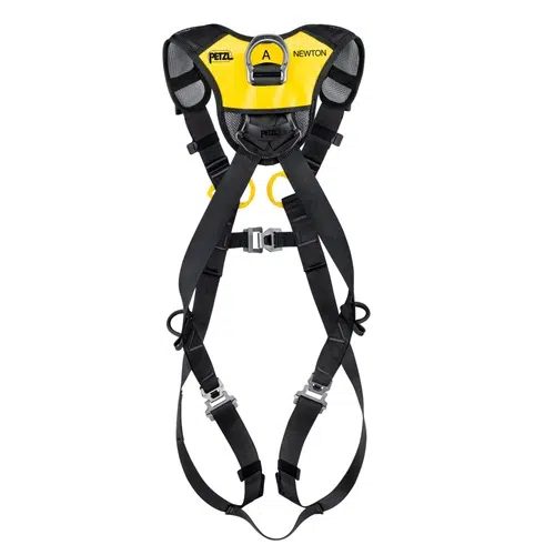 El Arnés Industrial Petzl Newton Fast Europeo en color negro y amarillo está diseñado para la seguridad en entornos verticales. Incluye correas ajustables y hebillas metálicas para una sujeción segura, ofreciendo un confort acolchado y cumpliendo eficazmente con las normas europeas.