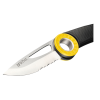 La Navaja Petzl Spatha Negro es una navaja plegable con una hoja plateada grabada con el texto "SPATHA" y un mango negro resaltado por un detalle circular en amarillo cerca del pivote. Su hoja muestra el estilo versátil de la Navaja, con bordes tanto lisos como dentados.