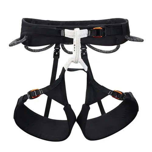 El Arnés Petzl Aquila es un arnés de escalada negro cautivador con correas ajustables y cierres de color naranja intenso que garantizan la máxima comodidad y seguridad. Diseñado para la escalada en roca, incluye perneras acolchadas y un cinturón resistente para una sujeción inigualable.