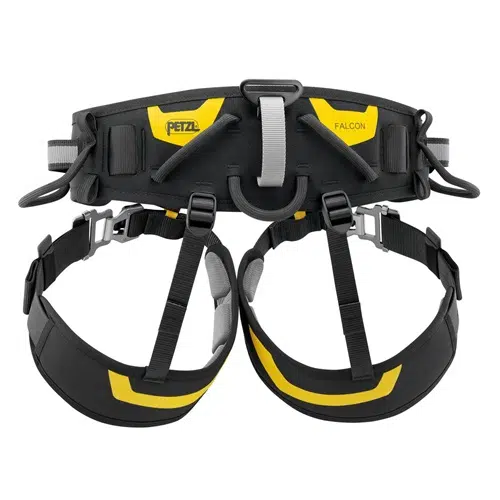 Un arnés de escalada Petzl Falcon Ascent de Arnés Industrial en color negro y amarillo con correas ajustables y múltiples presillas para equipo. Este arnés de escalada incluye la marca y el nombre del modelo, además de un acolchado ergonómico para mayor comodidad y sujeción, lo que lo hace ideal para uso industrial.