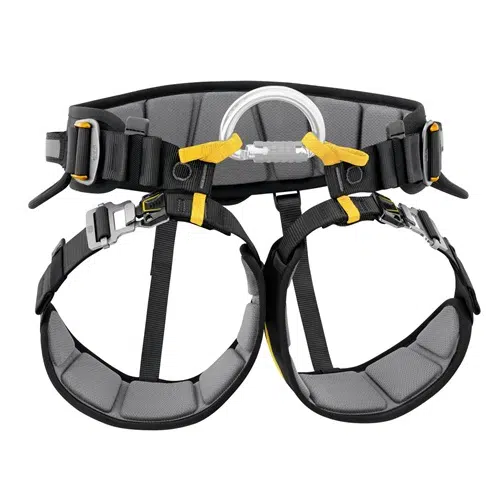 El arnés de escalada Arnés Industrial Petzl Falcon Ascent, de color negro y gris con detalles en amarillo, cuenta con cintura y perneras acolchadas. Diseñado para uso industrial, incluye correas ajustables y hebillas metálicas que proporcionan un ajuste seguro, garantizando comodidad y fiabilidad.