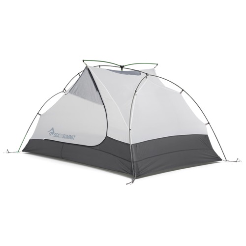 La carpa Sea To Summit Telos TR2 Plus - 2 personas en forma de cúpula gris y negra se presenta sobre un fondo blanco, con paneles de malla para ventilación y el logotipo "Sea to Summit" en el lateral. Este modelo está equipado con varillas delgadas para brindar soporte.