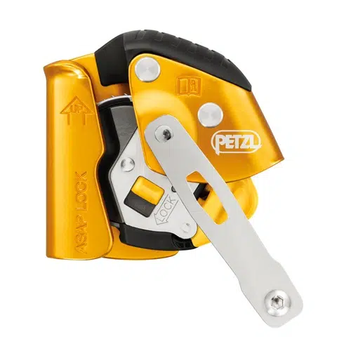 Un anticaídas Deslizante Petzl Asap Lock de color amarillo y plata diseñado para acceso por cuerda y seguridad, con una palanca para bloqueo manual.