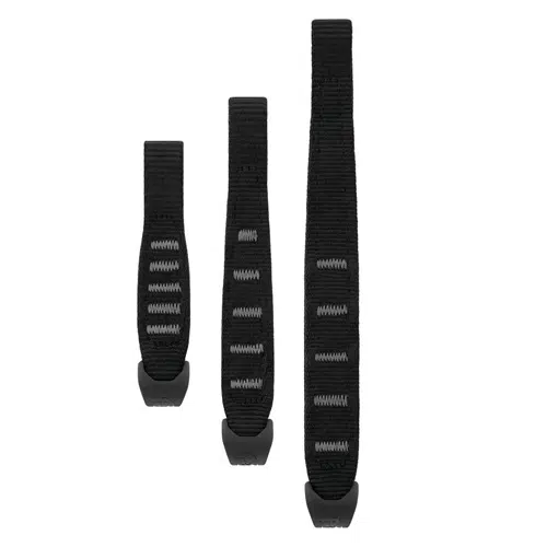 Tres bandas elásticas negras, similares a la Cinta Cosida Petzl Express de 25 cm, se presentan en posición vertical en diferentes longitudes: corta, media y larga. Cada banda presenta patrones de costura horizontales para un mejor agarre.