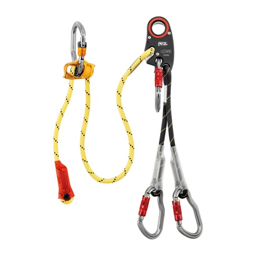 El conjunto de elementos de amarre para escalada Petzl Lezard, con la marca "Petzl", incluye dos mosquetones con detalles en rojo, una cuerda de doble ramal negra y amarilla y un ajustador de elementos de amarre en colores naranja y plateado. Este conjunto garantiza seguridad y durabilidad para tus aventuras de escalada.