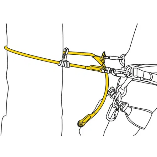 Ilustración que muestra un montaje de escalada con una persona equipada con un arnés y conectada a un Elemento de Amarre Industrial Petzl Microflip en una pared de roca. La cuerda y los mosquetones están resaltados en amarillo para resaltarlos.