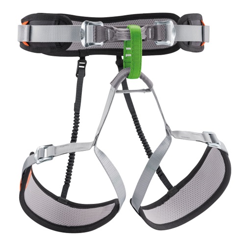 Fotografía del arnés de escalada en roca Arnés Industrial Petzl Aspir Lt, con correas ajustables. Incluye un cinturón acolchado con un portamaterial verde en el centro y dos perneras acolchadas conectadas por correas negras. El cinturón y las perneras están equipados con hebillas metálicas para una sujeción segura.
