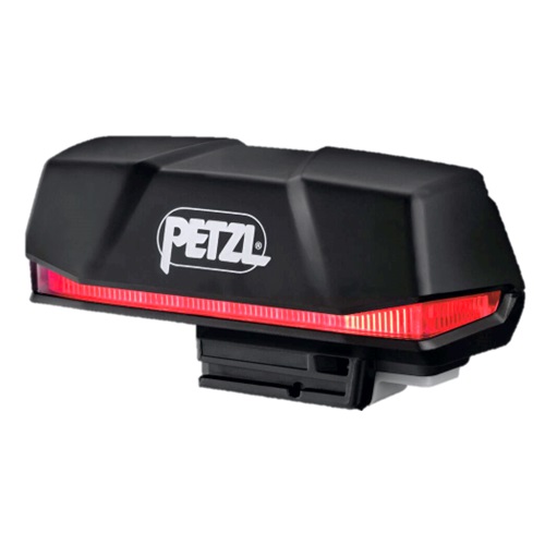 Una luz de seguridad trasera negra para montaje en casco de Petzl, con una tira de LED roja para mayor visibilidad, es compatible con la batería Petzl R1 de 3200 mAh.