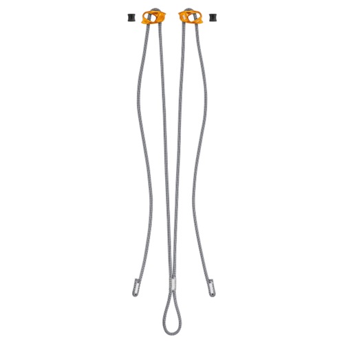 El cabo de anclaje regulable Petzl Evolv Adjust viene equipado con dos bloqueadores de color naranja y cuerdas de color gris. Cada bloqueador está diseñado con un asa y un punto de conexión para un mosquetón. Las cuerdas se dividen en dos, terminan en bucles metálicos y convergen en un solo bucle en la parte inferior.