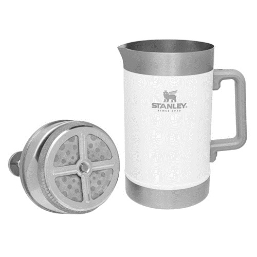 La cafetera Stanley French Press Classic de 1,4 l, en color blanco y plateado, incluye un émbolo y un filtro de metal independientes. También cuenta con un asa resistente y un pico vertedor fácil de usar.