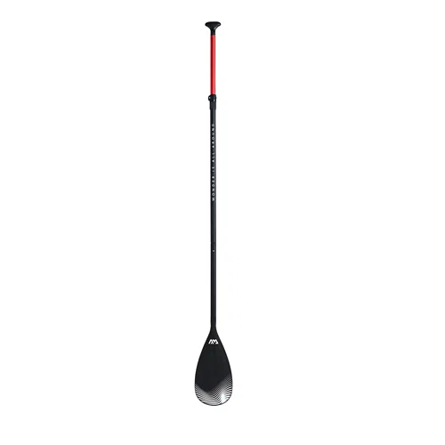 El remo de surf de remo Remo Stand Up Paddle Sport III Aqua Marina presenta un elegante diseño en negro y rojo, una pala ancha y redondeada con un llamativo degradado en negro y detalles en blanco, y un mango ajustable con un agarre cómodo para facilitar su uso. El mango está marcado con indicadores de medición para garantizar la precisión.