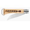 El Cuchillo Opinel N°10 Abrebotellas y Sacacorchos es una herramienta versátil que cuenta con un mango de madera, una hoja plegable y un eficaz abridor de botellas y sacacorchos.