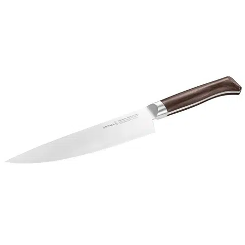 El Cuchillo Opinel Chef Les Forgés 1890 cuenta con una hoja de acero inoxidable con un mango de madera oscura, bellamente presentado sobre un fondo blanco liso.