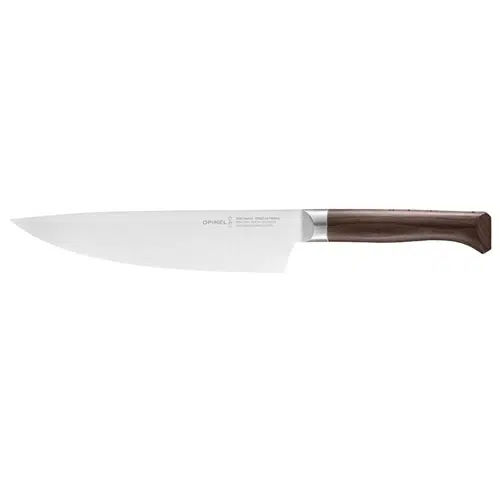 El cuchillo Opinel Chef Les Forgés 1890 es un cuchillo de chef con una hoja de acero inoxidable y un mango de madera marrón. Su hoja ancha cerca del mango se estrecha hasta formar una punta afilada, lo que lo hace muy versátil para diversas tareas de cocina, como rebanar, cortar en cubitos y picar. Con su diseño pulido, elegante y moderno, este cuchillo es una excelente incorporación al kit de herramientas de cualquier chef.