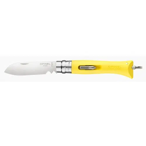 El Cuchillo Opinel N°9 Multiusos, con su característico mango amarillo, cuenta con una hoja especializada que combina un borde recto con una porción dentada. Este cuchillo versátil también incluye una herramienta adicional y mejora la seguridad con un mecanismo de bloqueo giratorio en el punto de pivote.