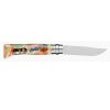El Cuchillo Opinel N°8 Nature Perrine Honoré presenta una hoja metálica brillante y un mango de madera adornado con los vibrantes patrones florales de Perrine Honoré.