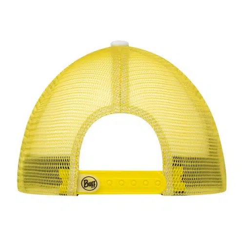 Se muestra una gorra Jockey Buff Trucker Shira Multi de malla amarilla desde atrás, que resalta su cierre a presión ajustable. La correa presenta un logotipo circular "Buff" dentro de un círculo amarillo vibrante, que agrega un toque de estilo Shira.