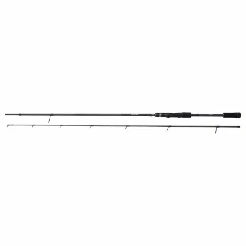 Una caña de pescar Shimano Nasci FC de dos piezas de color negro yace horizontalmente sobre un fondo blanco liso, con múltiples guías de línea y un mango de agarre cómodo.