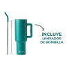 Un Vaso Térmico Quencher Halten 1.2L color turquesa con asa se exhibe junto a una pajita de metal y un cepillo de limpieza, con una flecha que indica los artículos acompañada del texto "INCLUYE LIMPIADOR DE BOMBILLA".