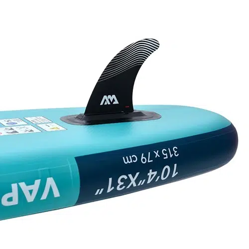 A continuación, se incluye una versión revisada de la oración que utiliza los datos del producto proporcionados:La tabla de surf de remo Aqua Marina Quilla Central Slide-In SUP presenta una vista en primer plano de su tabla de surf de remo inflable equipada con una quilla central extraíble. Sus dimensiones, "10'4" x 31", y su capacidad de peso, "315 x 79", se muestran de forma destacada, lo que garantiza tanto la funcionalidad como el estilo.