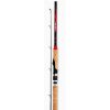 Una imagen de la caña Shimano Sienna Pacifico en un elegante color negro muestra su mango de corcho y detalles en rojo. Esta caña de pescar está diseñada con múltiples guías de línea y presenta gráficos de llamas cerca de la parte superior, que capturan el espíritu dinámico de la Pacifico.