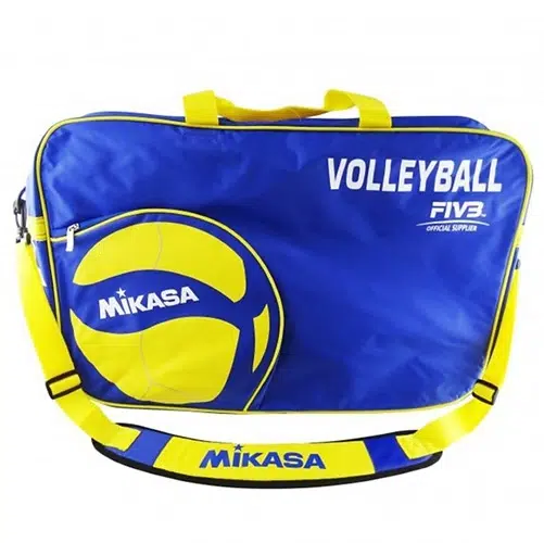 El Bolso Portabalones Vóleibol MIKASA V200W en azul y amarillo viene con correas, ideal para llevar tu V200W. Presenta un gráfico destacado de voleibol, el texto "VOLLEYBALL" y "Mikasa", junto con el logotipo de Proveedor Oficial de la FIVB, lo que lo hace perfecto para cualquier jugador serio.