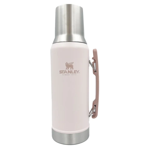 Termo Stanley System Classic de 1.2 litros en color rosa palo, con tapa de acero inoxidable que se convierte en mate, ideal para mantener líquidos fríos o calientes durante 30 horas.