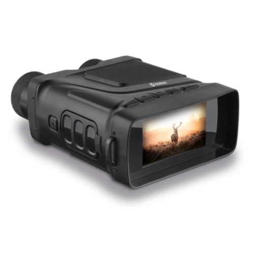 Binocular Visión Nocturna Konus Konuspy-15 1X-5K #7936 de color negro con empuñadura texturizada, diales grandes y botones laterales. La pantalla muestra la imagen de la silueta de un ciervo contra un fondo de puesta de sol.