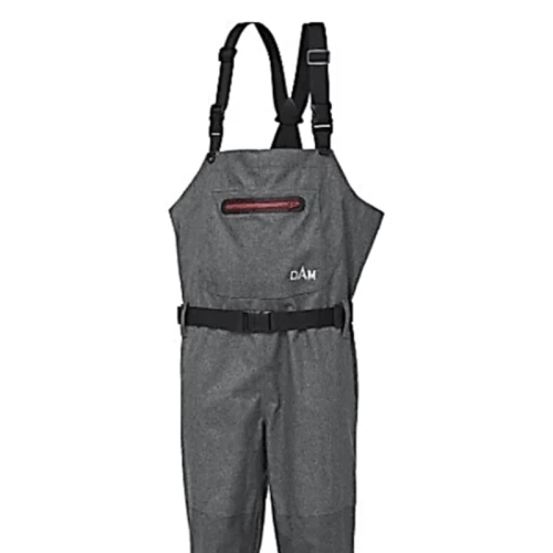 El Wader Respirable Dam Stockingfoot presenta un diseño gris con una construcción de medias impermeables, correas de hombro negras ajustables y un cinturón. Incluye un bolsillo frontal con cierre y muestra un logotipo en el pecho, lo que ofrece máxima comodidad durante períodos prolongados en represas o arroyos.