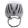 El casco de escalada Petzl Borea 2024, visto desde atrás, presenta un diseño moderno con varias ranuras de ventilación verticales. Tiene una estructura duradera y protectora, con una correa ajustable en la barbilla y un cierre de hebilla para una mayor seguridad.