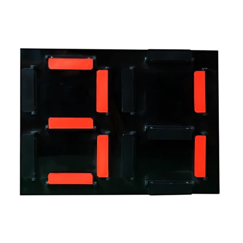 Pantalla numérica digital que muestra el número "28" en rojo sobre un panel rectangular negro, similar al que se usa en un Tablero Train de Sustitución Simple. Los números están formados por segmentos iluminados.