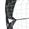 Primer plano de una red deportiva con ribete negro y malla blanca sobre un marco de metal, similar al Tren Multifunción Pop-Up de Par de Arcos de 122 x 66 cm. La red, firmemente estirada, tiene una correa con detalle de aro en el lado izquierdo, que se muestra sobre un fondo blanco impoluto.