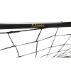 El Arco Fútbol Train de 122 x 91 x 61 cm presenta un diseño robusto en color negro con un poste prominente y la palabra "tren" estampada en letras de color amarillo brillante. Diseñado para durar, cuenta con un patrón de tejido simple sobre un fondo blanco liso.
