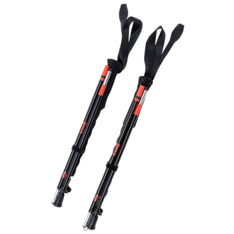 Estos bastones de trekking plegables y telescópicos Kano son un par de bastones de trekking negros plegables con empuñaduras ergonómicas y correas de muñeca ajustables, con detalles en rojo y negro. Cuentan con una longitud ajustable mediante un mecanismo de bloqueo, lo que los hace ideales para caminatas y actividades al aire libre.