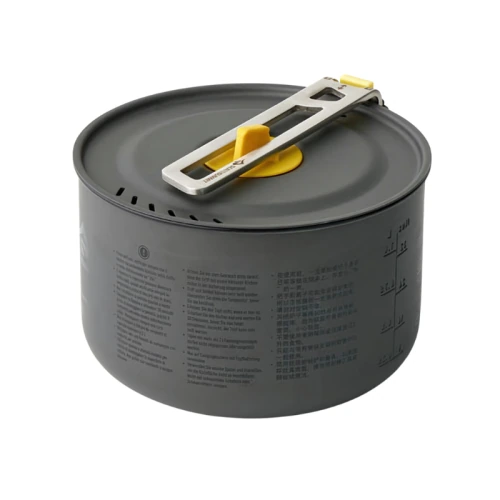 La olla para cocinar ultraliviana Olla Sea To Summit Frontier de color gris viene con una tapa con orificios para el vapor y un asa plegable para un uso fácil. Con marcas de medición e instrucciones impresas en el lateral, garantiza una experiencia de cocina eficiente y sin inconvenientes.