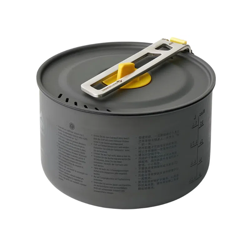 La olla para cocinar ultraliviana Olla Sea To Summit Frontier de color gris viene con una tapa con orificios para el vapor y un asa plegable para un uso fácil. Con marcas de medición e instrucciones impresas en el lateral, garantiza una experiencia de cocina eficiente y sin inconvenientes.
